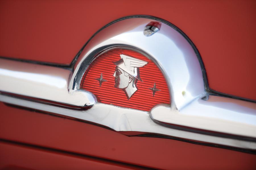  Mercury Monterey Hardtop Coupe 1954 года  (фото 16 из 24)
